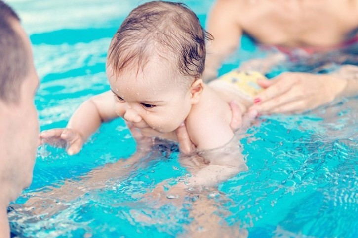 Kiedy po raz pierwszy zabrać niemowlę na basen?