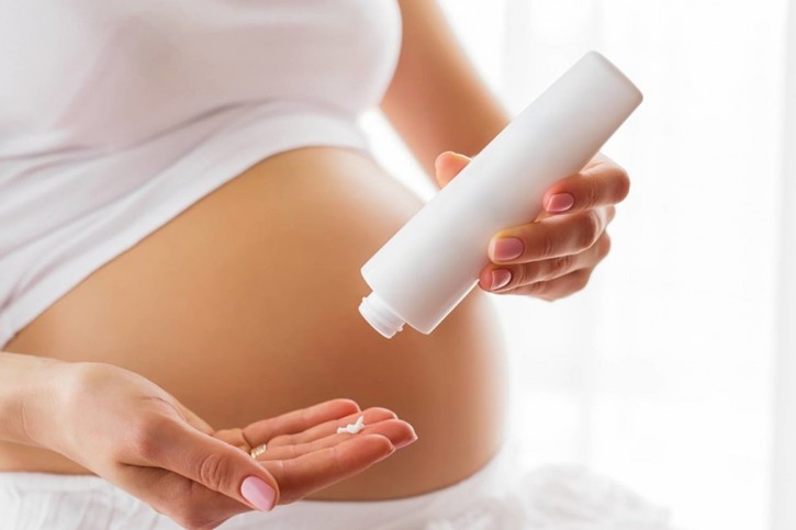 Jakich kosmetyków unikać w ciąży